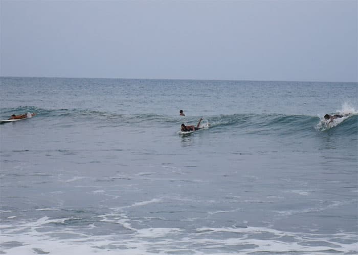 Arugam-Bay-Surfing